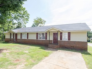 905-923 Cleveland St in Griffin, GA - Building Photo - Building Photo