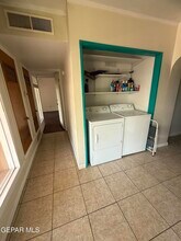 2211 N Campbell St in El Paso, TX - Building Photo - Building Photo