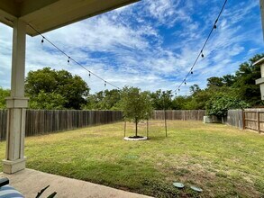 1307 Oriole Ct in San Antonio, TX - Building Photo - Building Photo