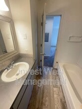 1950-1933 33rd Ave in Longview, WA - Building Photo - Building Photo