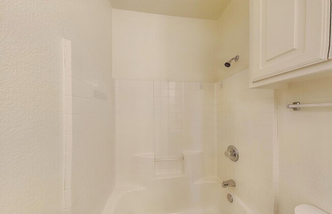 1811 Millbrook Dr in Midlothian, TX - Foto de edificio - Building Photo