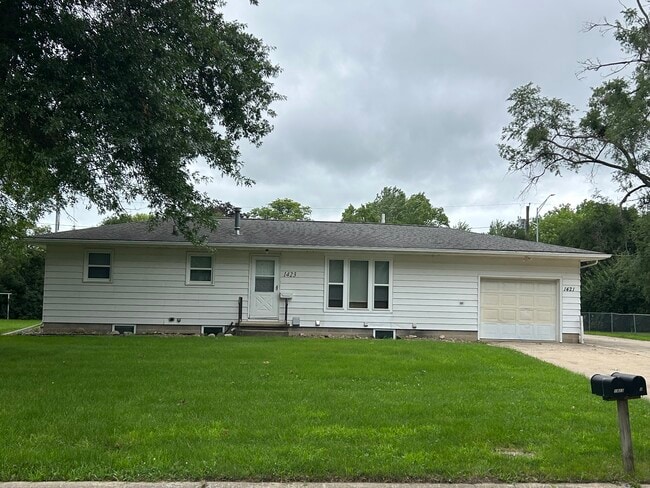property at 1423 Starbeck Cir
