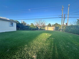 18702 SW 307th St in Homestead, FL - Foto de edificio - Building Photo