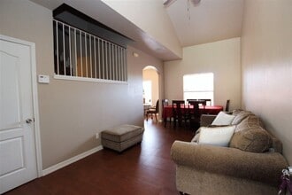 510 Shiloh Dr, Unit 705 in Laredo, TX - Building Photo - Building Photo