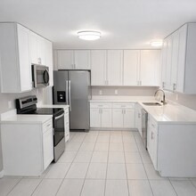 8571 Harwell Dr in San Diego, CA - Building Photo - Building Photo