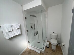 221 Rosecrans Ave in Manhattan Beach, CA - Building Photo - Building Photo