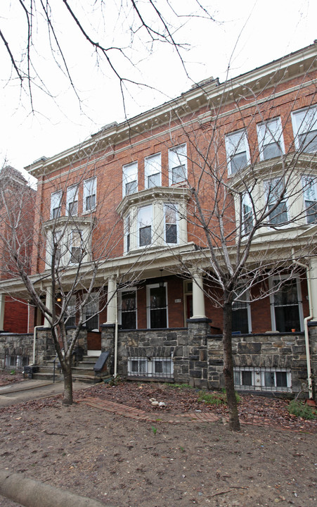 3112 N Calvert St in Baltimore, MD - Building Photo