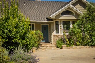 1368 Farnham Rd in Ojai, CA - Building Photo - Building Photo