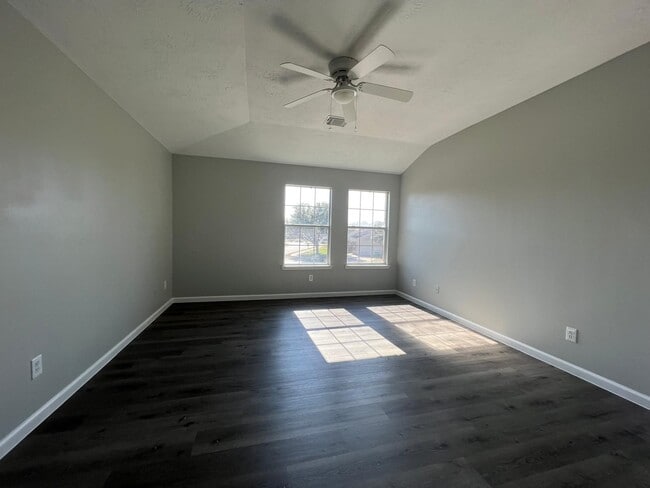 19451 Nasworthy Dr in Tomball, TX - Building Photo - Building Photo