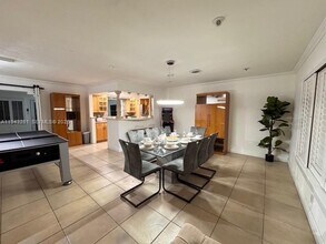 2101 NE 25th St in Wilton Manors, FL - Building Photo - Building Photo