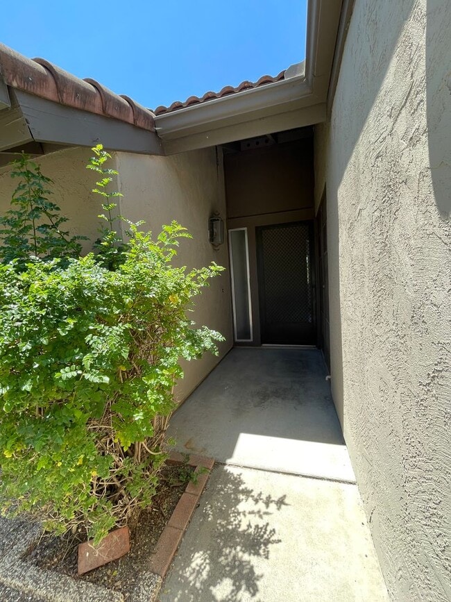 17403 Plaza Otonal in San Diego, CA - Building Photo - Building Photo