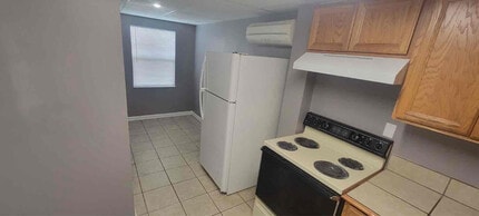 310 Charles St in Port Orange, FL - Building Photo - Building Photo
