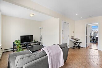229 Park Ave in Hoboken, NJ - Building Photo - Building Photo