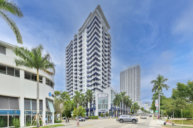 275 NE 18th St, Unit 2102 in Miami, FL - Foto de edificio - Building Photo