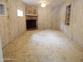 122 Husson Ave in Palatka, FL - Foto de edificio - Building Photo