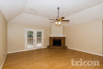 156 Eagle Way in Stockbridge, GA - Building Photo - Building Photo