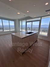 1626 Water St in Kelowna, BC - Building Photo - Building Photo