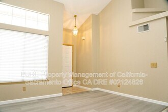 7764 Earlston Ct in Antelope, CA - Foto de edificio - Building Photo
