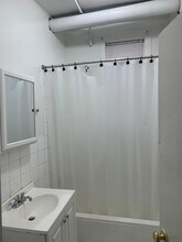 948 N Damen Ave.-Unit -3F in Chicago, IL - Building Photo - Building Photo