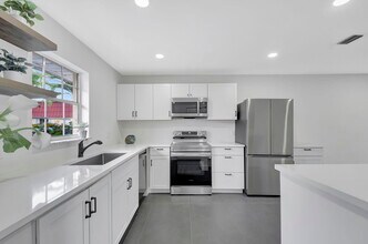 868 Worcester Ln in Greenacres, FL - Building Photo - Building Photo