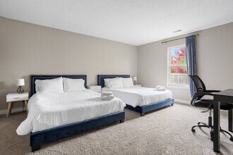 9791 Stonewall Ln in Avon, IN - Foto de edificio - Building Photo