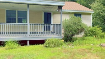 53 Gear Rd in Rochester, NH - Building Photo