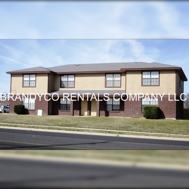 property at 901 Clairidge Ave