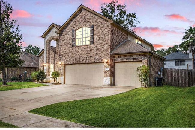 property at 910 S Chamfer Way