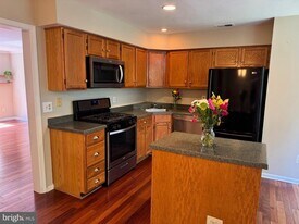 6064 Clay Spur Ct in Centreville, VA - Building Photo