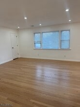 18 Washburn Pl in Caldwell, NJ - Building Photo - Building Photo