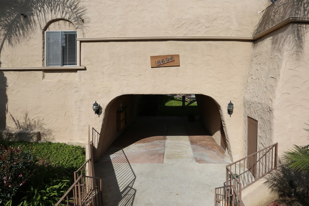 Lemon Gardens Apartments in La Mesa, CA - Building Photo