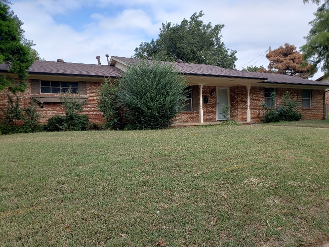 property at 1129 W Havenwood Dr