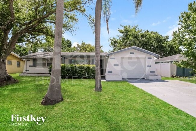 8726 Cochise Ln