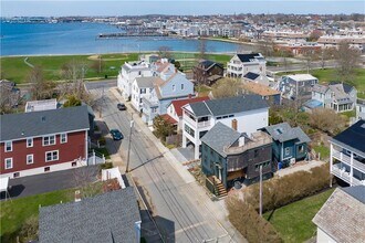 24 Houston Ave in Newport, RI - Building Photo - Building Photo