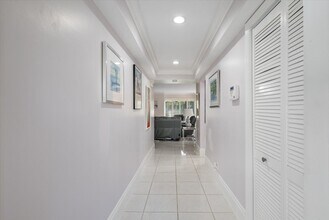 13400 Polo Rd W in Wellington, FL - Foto de edificio - Building Photo