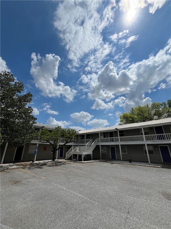 property at 1701 N Lewis Ave