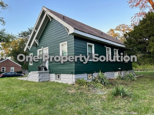 1427 W 46th Ave, Unit 1 in Gary, IN - Building Photo
