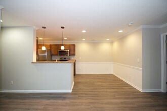 225 Warm Springs Cir in Roswell, GA - Building Photo - Building Photo