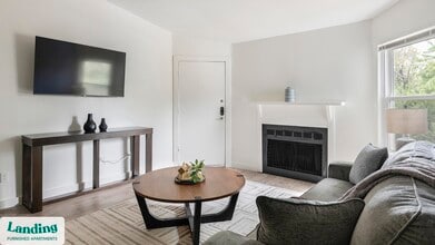 1225 E Pleasant Run Rd, Unit 2101 in Desoto, TX - Foto de edificio - Building Photo