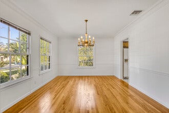 10536 Whipple St in Toluca Lake, CA - Building Photo - Building Photo