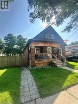 9 Crown St in Brantford, ON - Building Photo