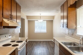 709 Pointe Ct in Tallahassee, FL - Building Photo - Building Photo