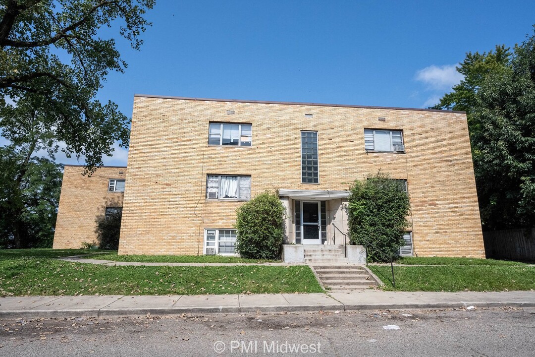 8 N Butler Ave in Indianapolis, IN - Foto de edificio