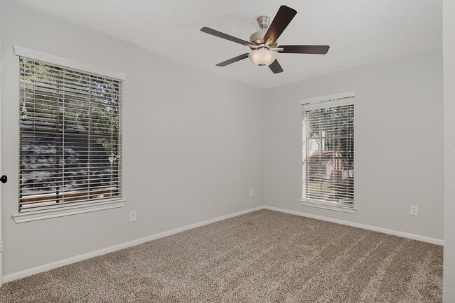 property at 31 N Duskwood Pl