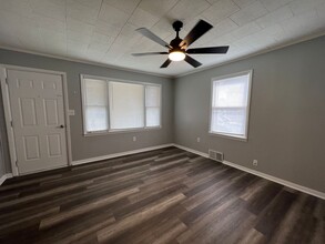1718 Locust St in Quincy, IL - Building Photo - Building Photo