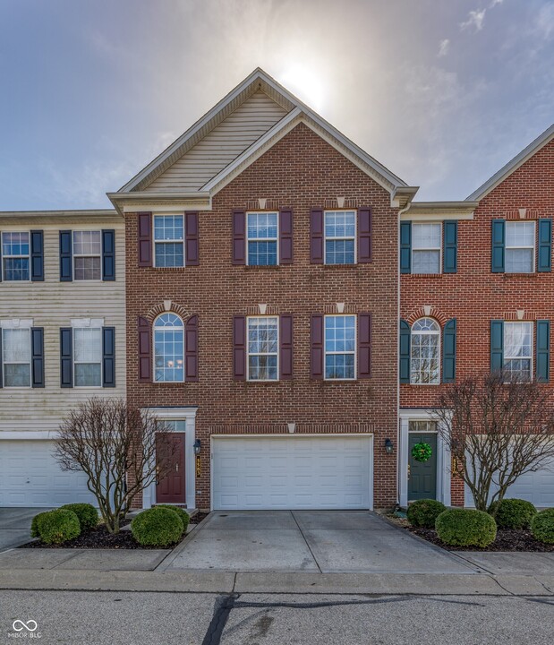 5583 Trammel Ct in Carmel, IN - Foto de edificio