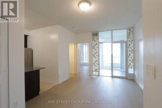 18 Holmes Ave in Toronto, ON - Building Photo - Building Photo