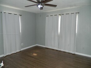 930 SW 29th Way in Fort Lauderdale, FL - Building Photo - Building Photo