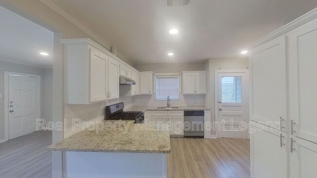 property at 2422 Roanoke Ave