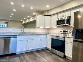 313 Sweet Briar Ct in Joppatowne, MD - Building Photo